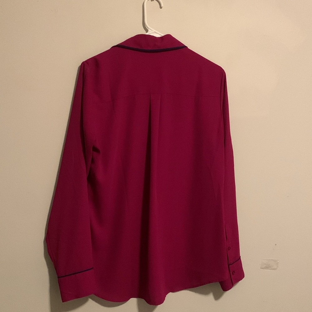 Express Button Down - Size Medium - Picture 2 of 4